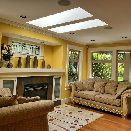 Elegant, Sunny Modern Home With Skylights - Kitsilano, Vancouver Buitenkant foto