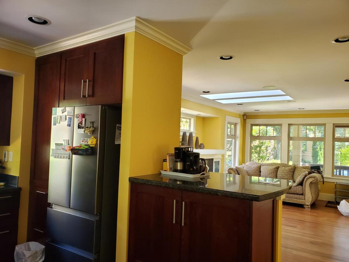 Elegant, Sunny Modern Home With Skylights - Kitsilano, Vancouver Buitenkant foto